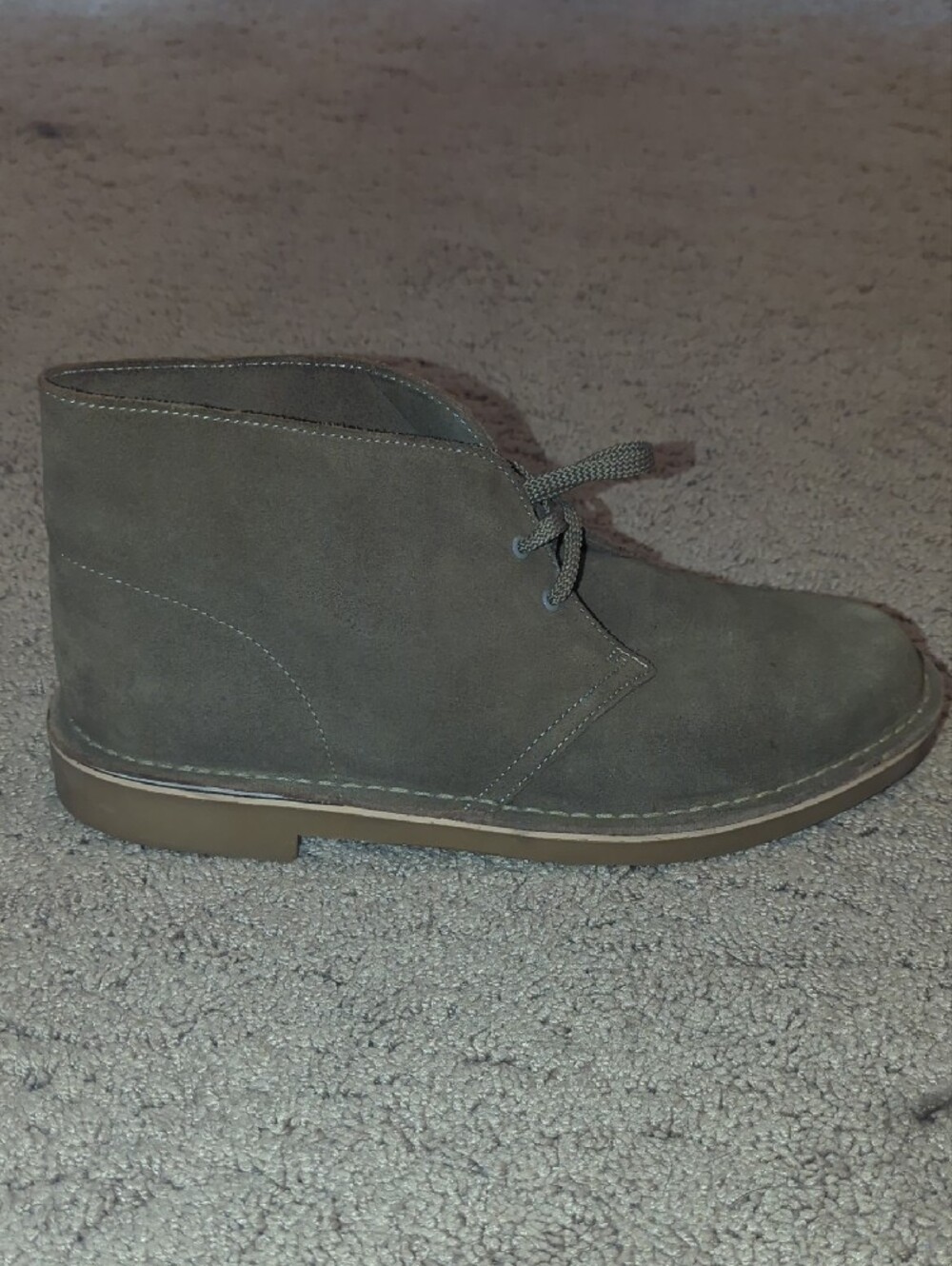Clark's Men's Desert Chukka Boots in Olive Suede